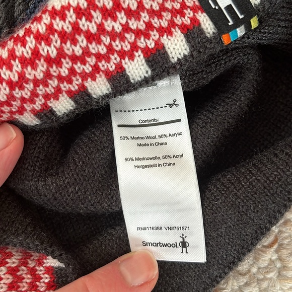 Smartwool beanie with tassel - Picture 2 of 3